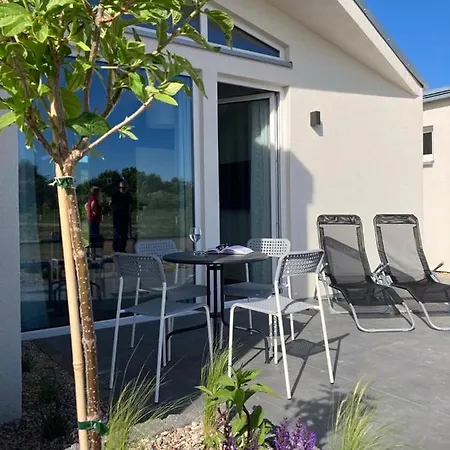 Vakantiehuis Dwa Morza Caloroczne Z Ogrodem Puck