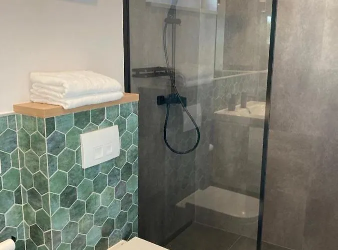 Dwa Morza Caloroczne Z Ogrodem Puck