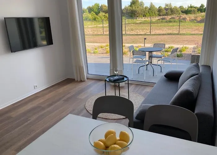 Dwa Morza Caloroczne Z Ogrodem